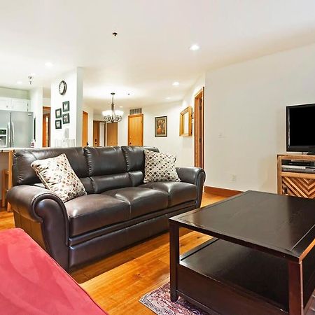 Stunning Location 2Bdr Condo Retreat Парк Сити Екстериор снимка